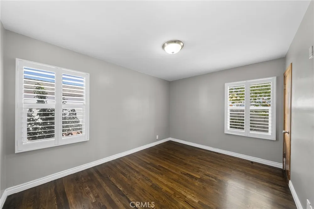 14373 Berg Sylmar, CA 91342