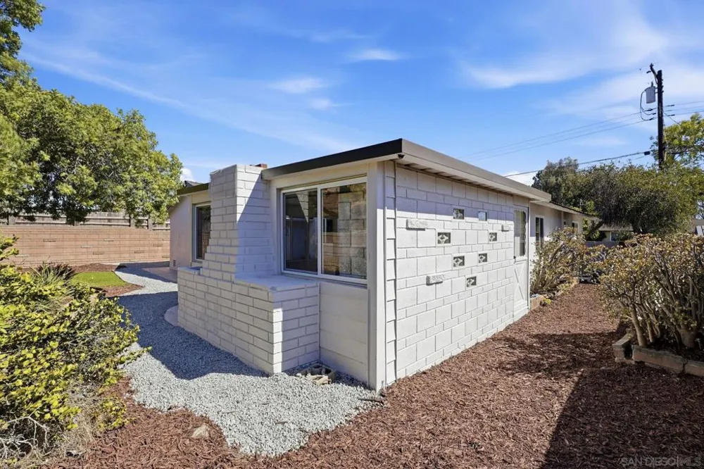 8262 Beaver Lake Drive San Diego, CA 92119