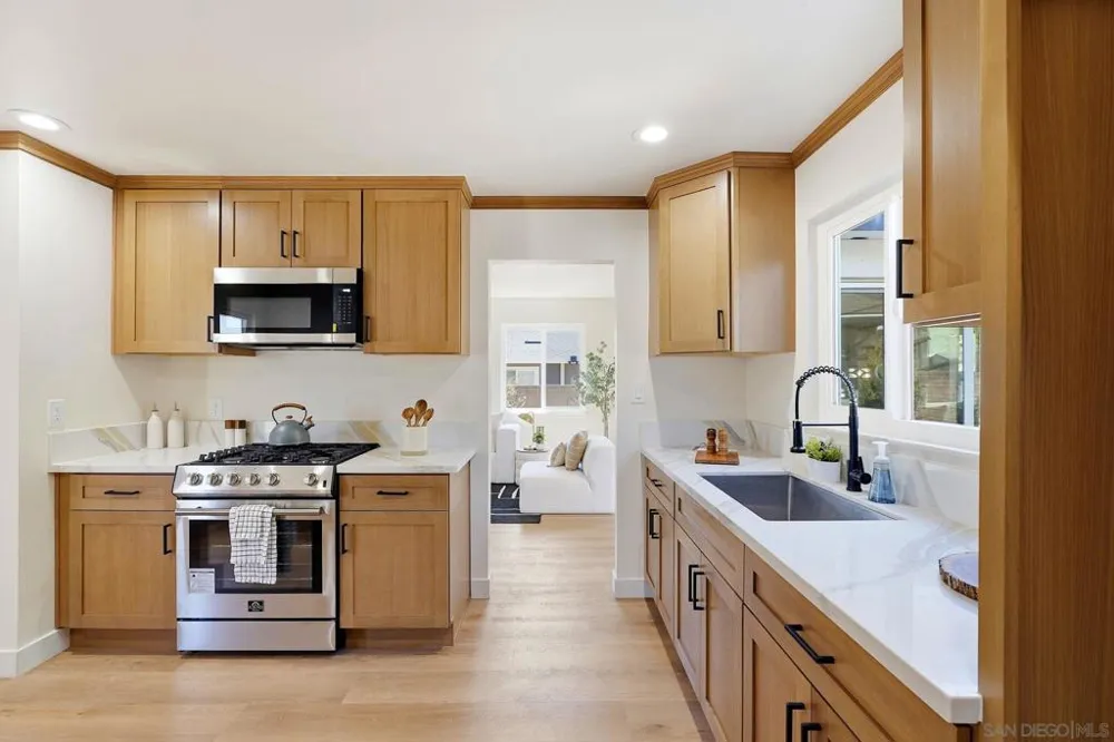 8262 Beaver Lake Drive San Diego, CA 92119