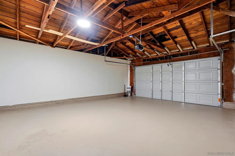 8262 Beaver Lake Drive San Diego, CA 92119