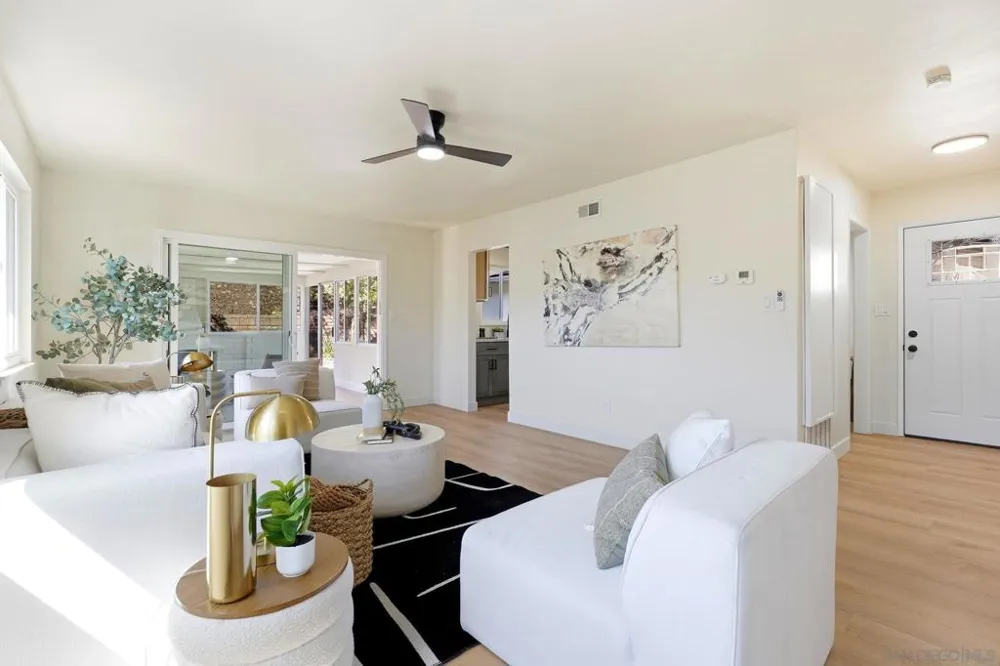 8262 Beaver Lake Drive San Diego, CA 92119