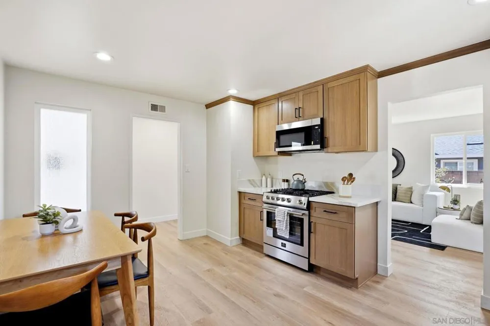 8262 Beaver Lake Drive San Diego, CA 92119