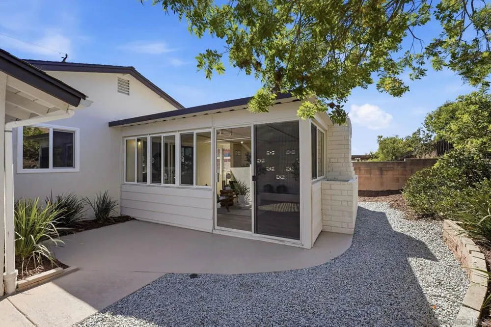 8262 Beaver Lake Drive San Diego, CA 92119