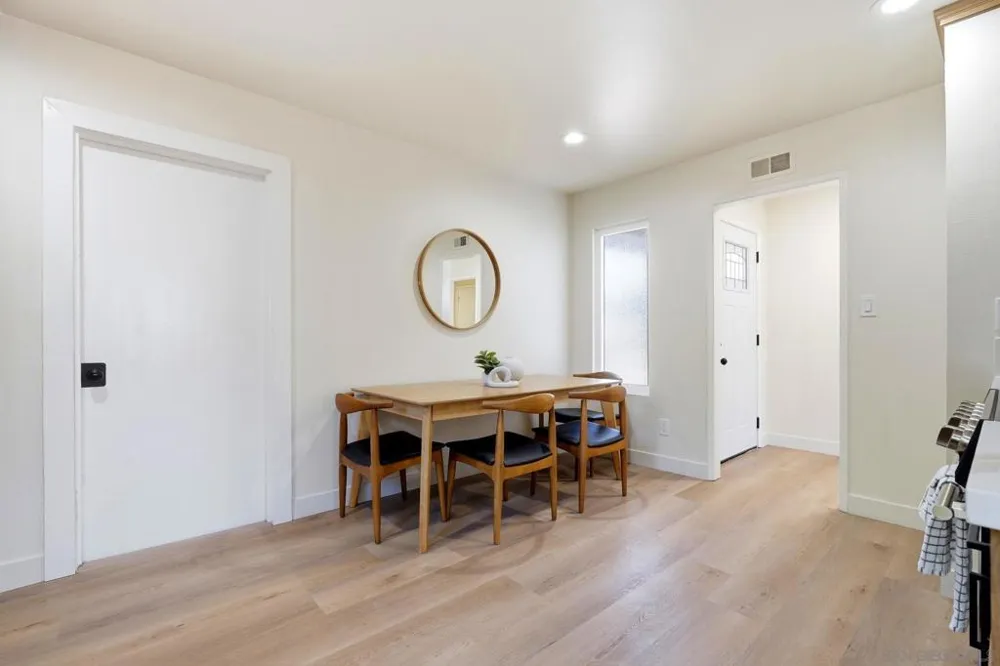 8262 Beaver Lake Drive San Diego, CA 92119
