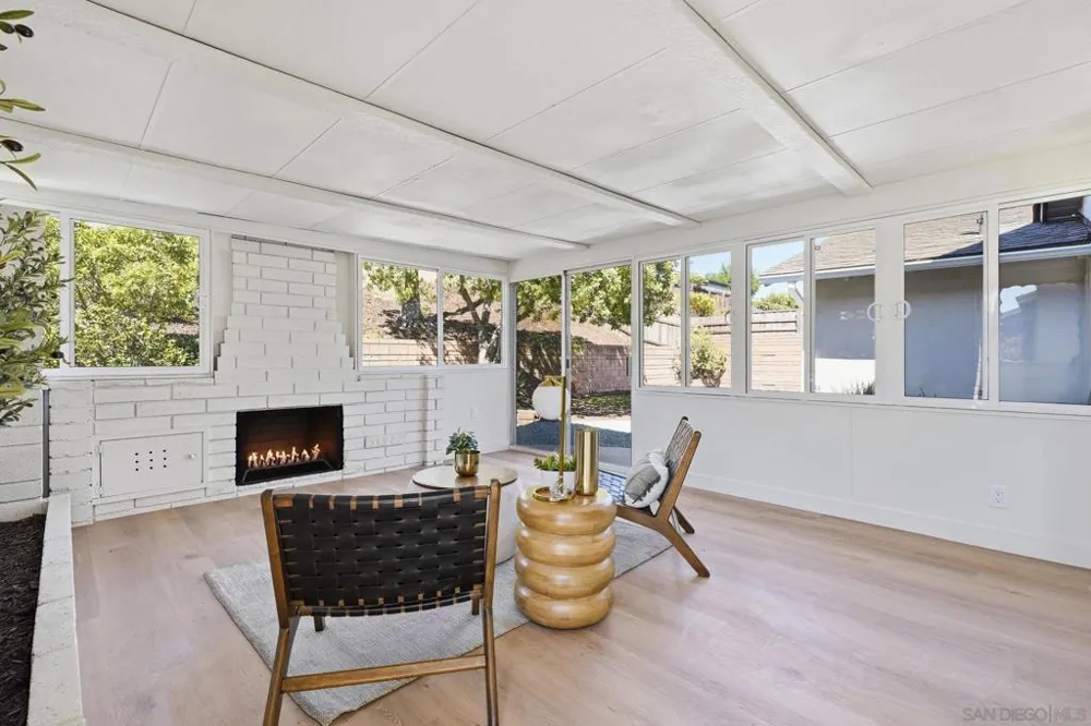 8262 Beaver Lake Drive San Diego, CA 92119