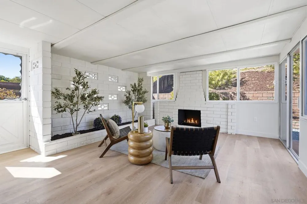 8262 Beaver Lake Drive San Diego, CA 92119
