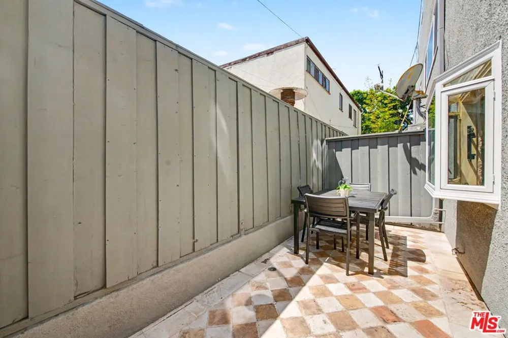 2408 34th Street #4 Santa Monica, CA 90405