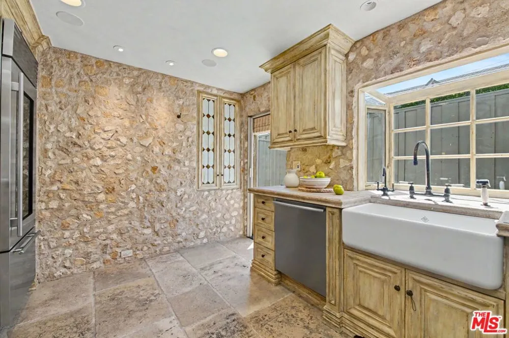 2408 34th Street #4 Santa Monica, CA 90405