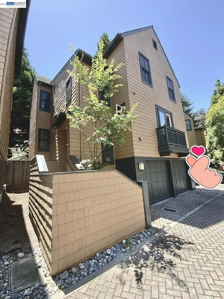 19 Edgewood Pl Belmont, CA 94002