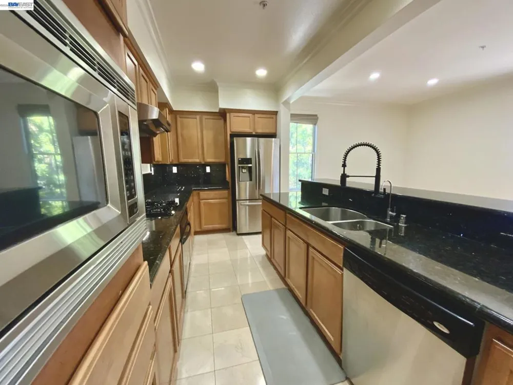 19 Edgewood Pl Belmont, CA 94002