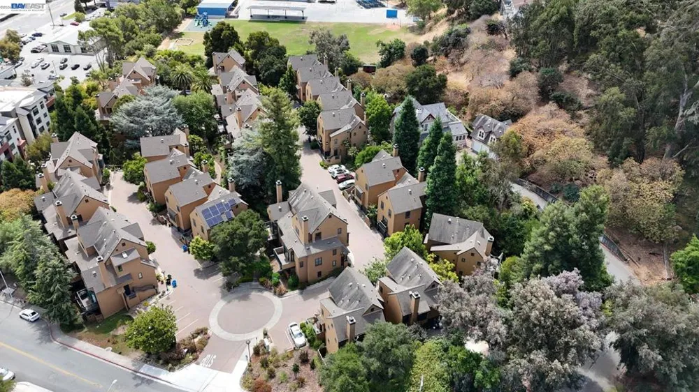 19 Edgewood Pl Belmont, CA 94002