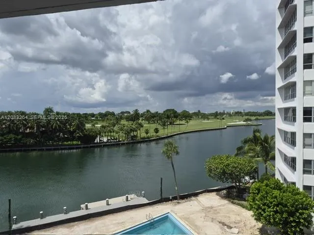 9100 W Bay Harbor Dr #5B Bay Harbor Islands, FL 33154