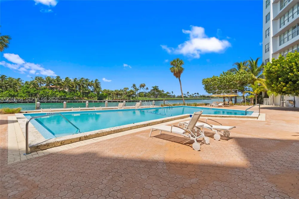 9100 W Bay Harbor Dr #5B Bay Harbor Islands, FL 33154