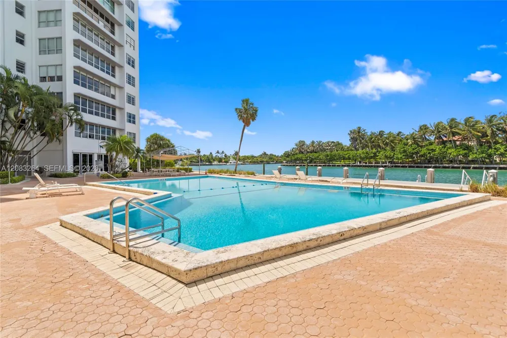 9100 W Bay Harbor Dr #5B Bay Harbor Islands, FL 33154