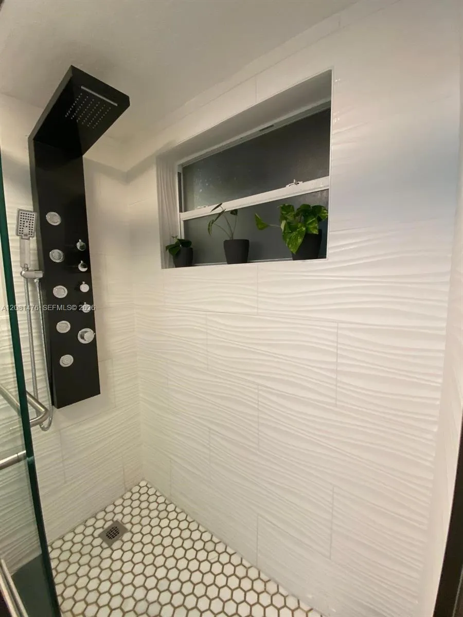 9451 Evergreen Pl #105 Davie, FL 33324