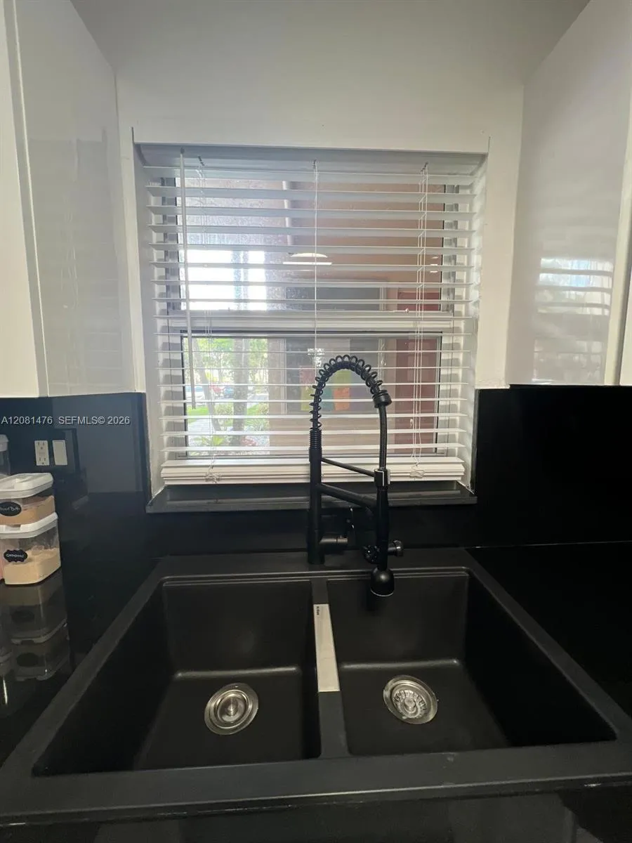 9451 Evergreen Pl #105 Davie, FL 33324