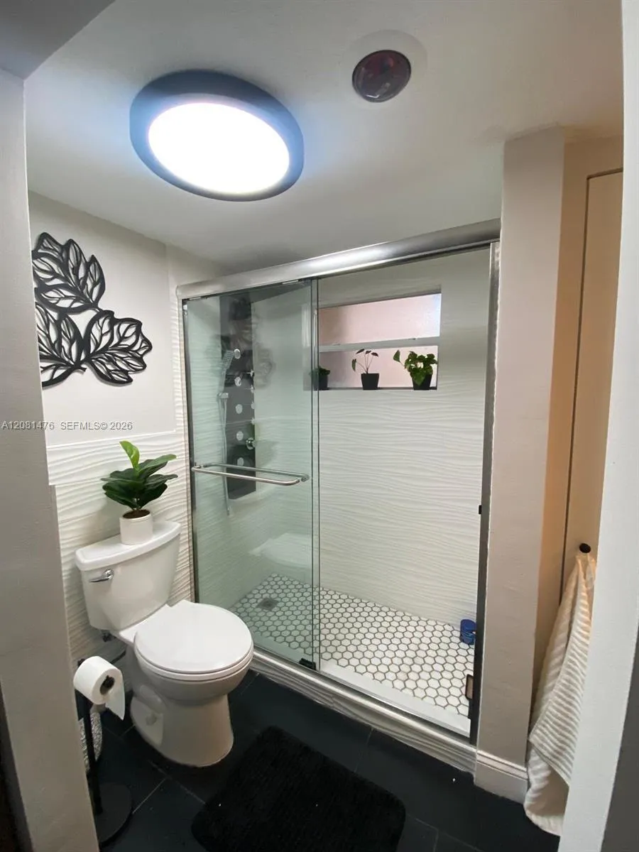 9451 Evergreen Pl #105 Davie, FL 33324