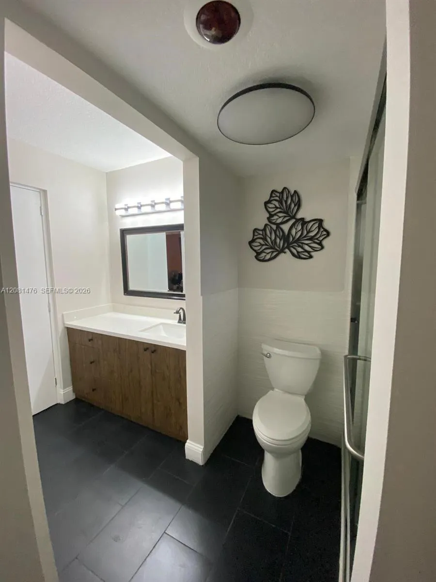9451 Evergreen Pl #105 Davie, FL 33324