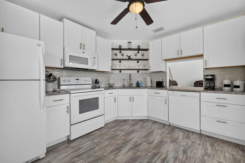1975 WESTMINSTER CIRCLE #4 Vero Beach, FL 32966