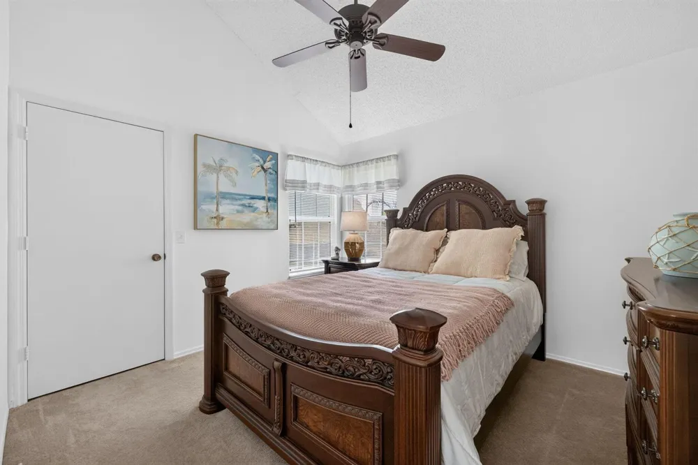 1975 WESTMINSTER CIRCLE #4 Vero Beach, FL 32966