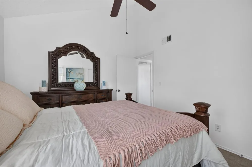 1975 WESTMINSTER CIRCLE #4 Vero Beach, FL 32966