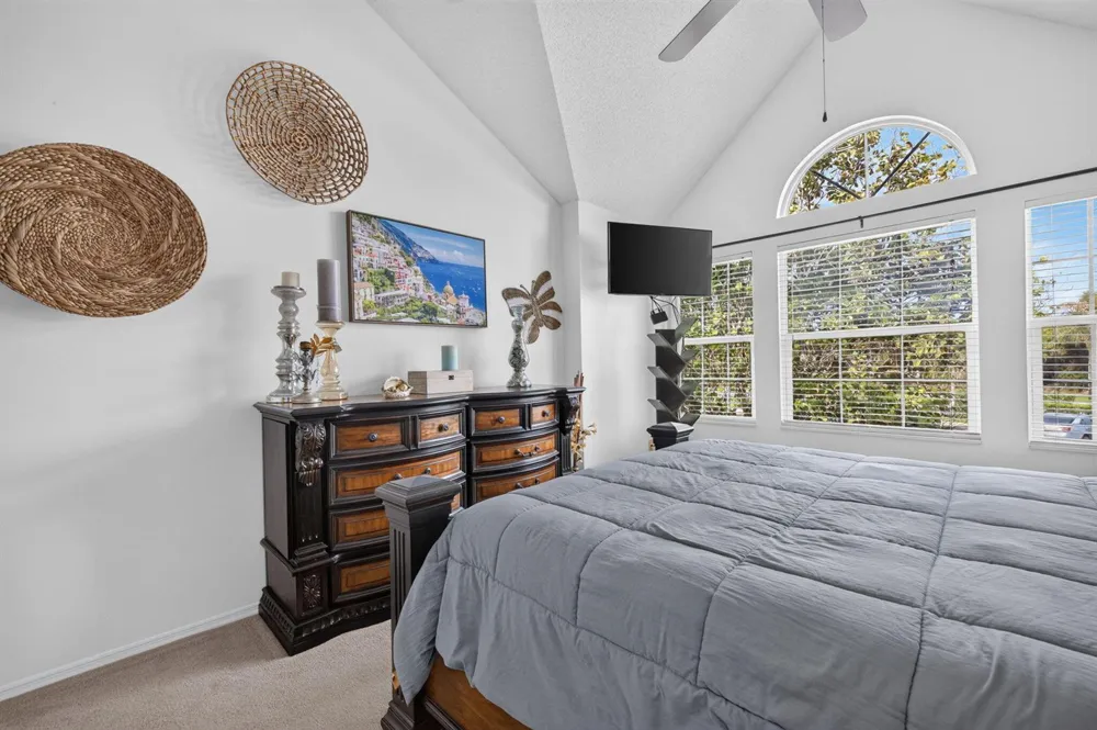 1975 WESTMINSTER CIRCLE #4 Vero Beach, FL 32966