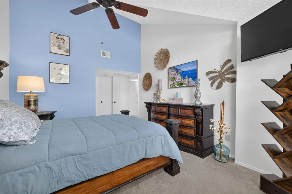 1975 WESTMINSTER CIRCLE #4 Vero Beach, FL 32966