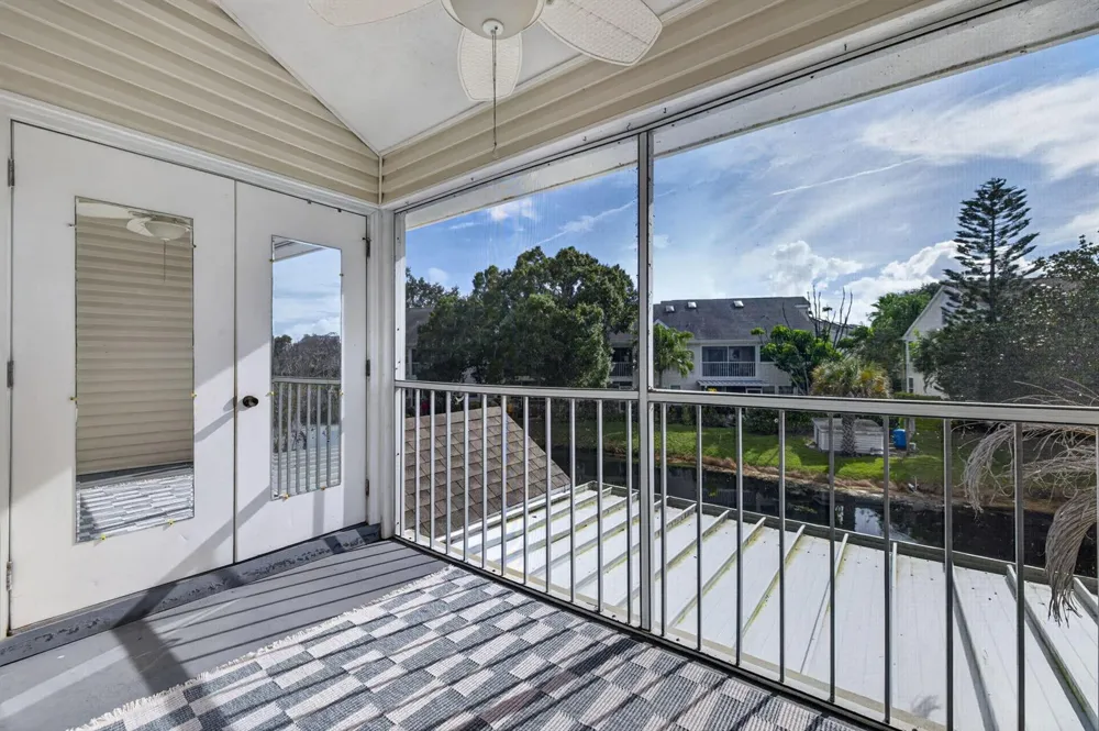 1975 WESTMINSTER CIRCLE #4 Vero Beach, FL 32966