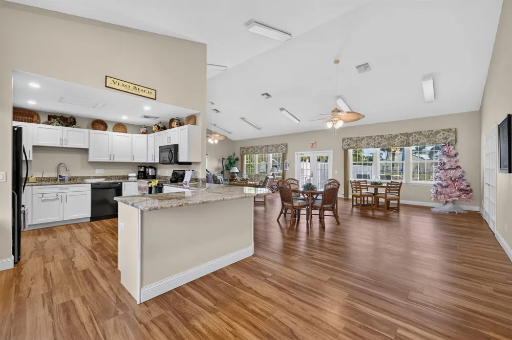 1975 WESTMINSTER CIRCLE #4 Vero Beach, FL 32966