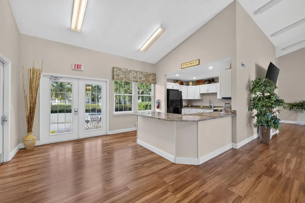 1975 WESTMINSTER CIRCLE #4 Vero Beach, FL 32966