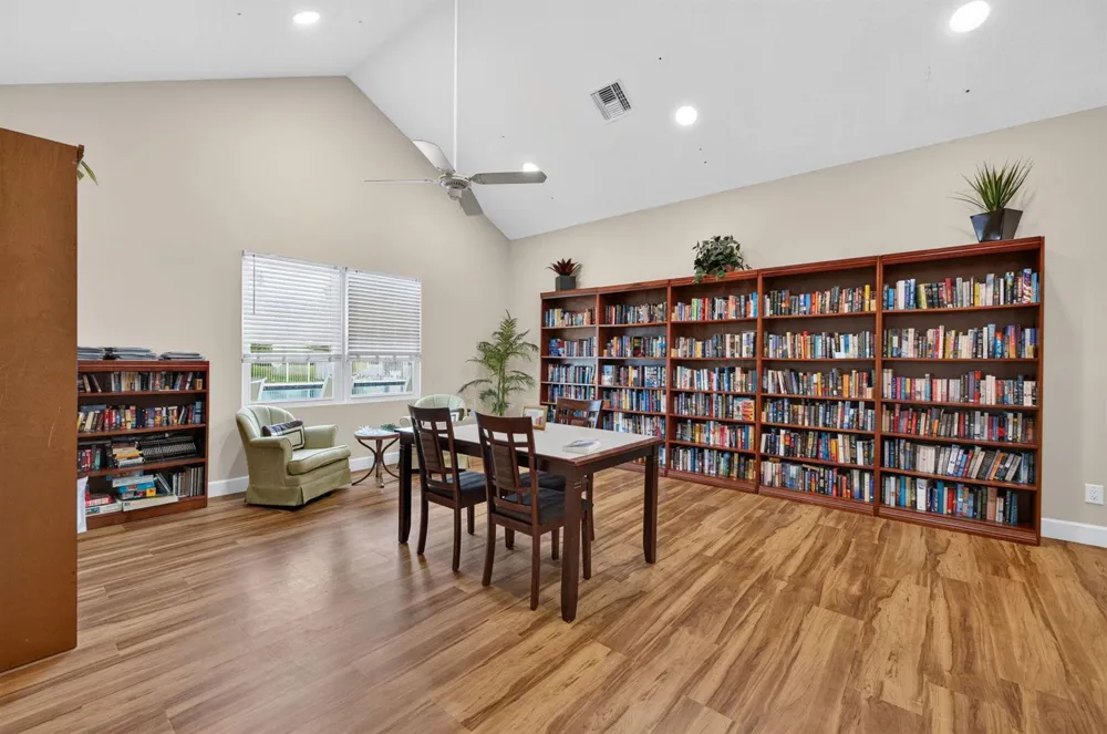 1975 WESTMINSTER CIRCLE #4 Vero Beach, FL 32966