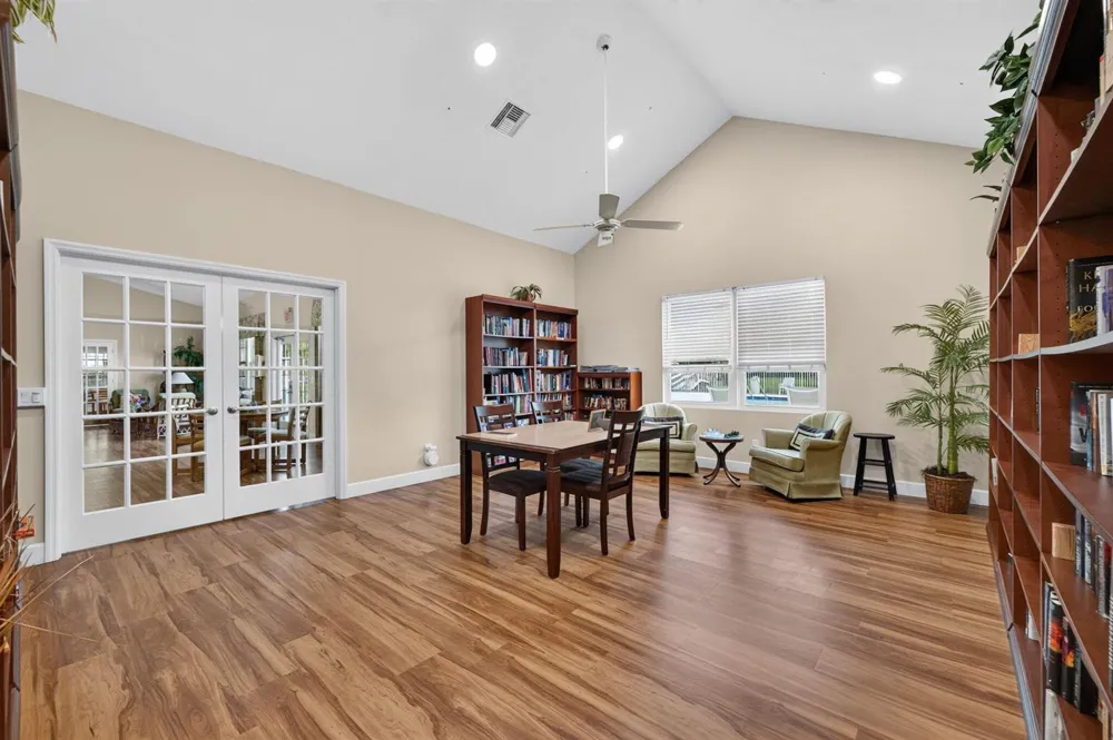 1975 WESTMINSTER CIRCLE #4 Vero Beach, FL 32966