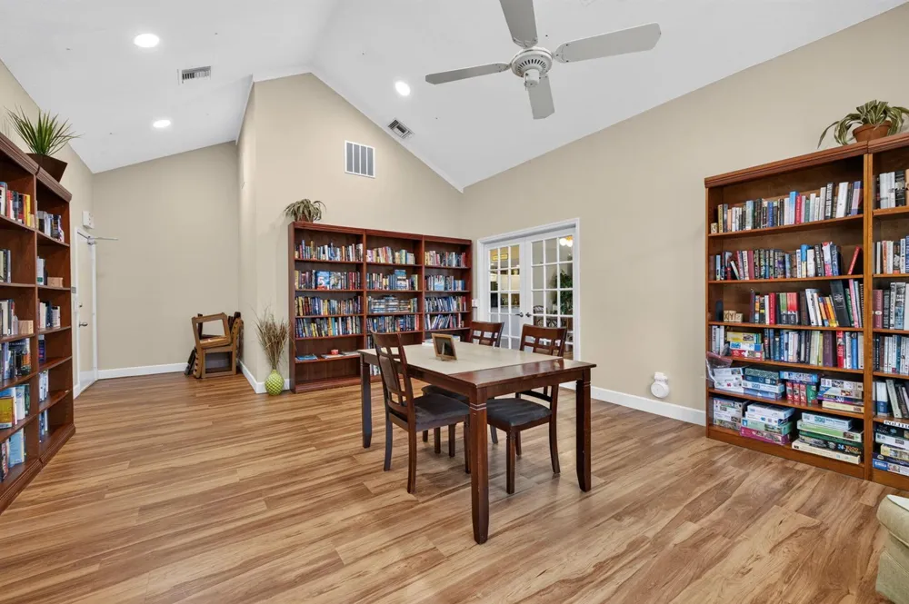 1975 WESTMINSTER CIRCLE #4 Vero Beach, FL 32966