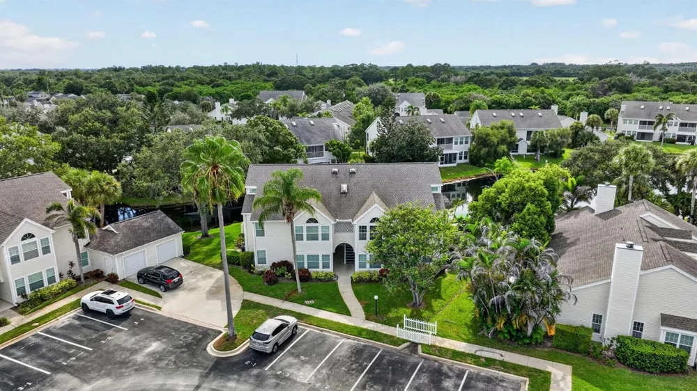 1975 WESTMINSTER CIRCLE #4 Vero Beach, FL 32966