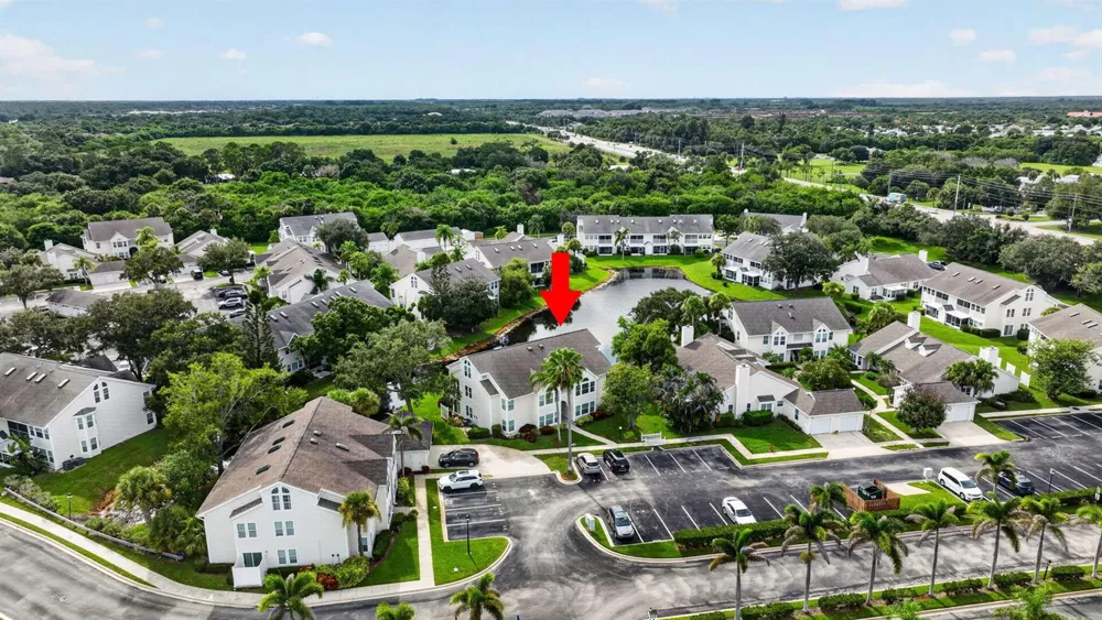1975 WESTMINSTER CIRCLE #4 Vero Beach, FL 32966