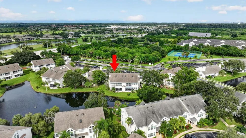 1975 WESTMINSTER CIRCLE #4 Vero Beach, FL 32966