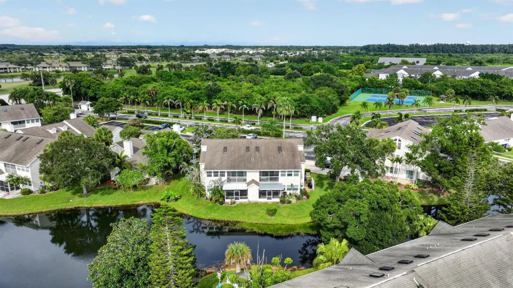 1975 WESTMINSTER CIRCLE #4 Vero Beach, FL 32966