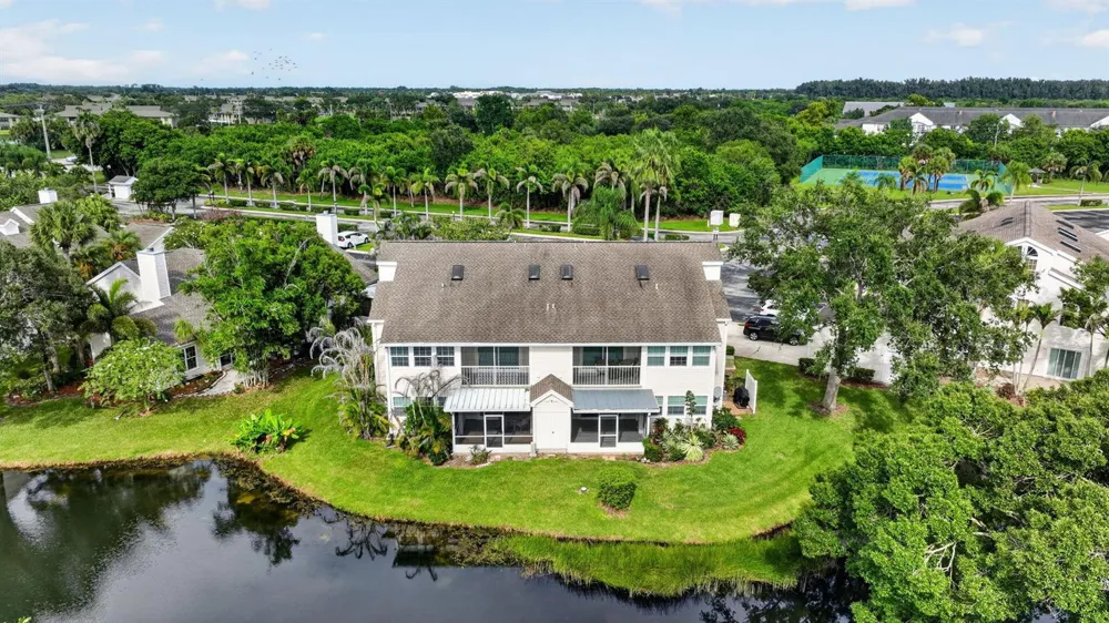 1975 WESTMINSTER CIRCLE #4 Vero Beach, FL 32966