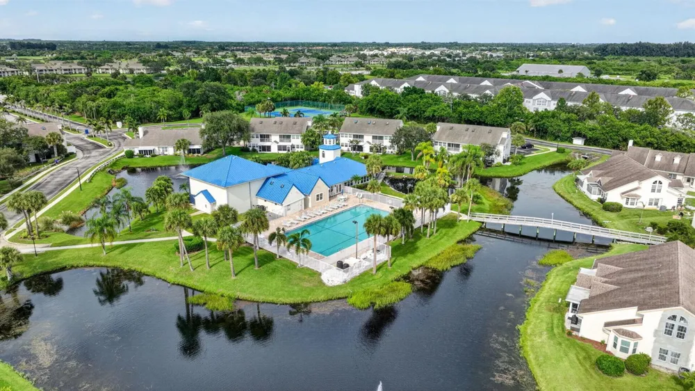 1975 WESTMINSTER CIRCLE #4 Vero Beach, FL 32966