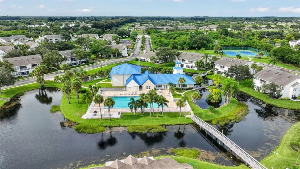 1975 WESTMINSTER CIRCLE #4 Vero Beach, FL 32966