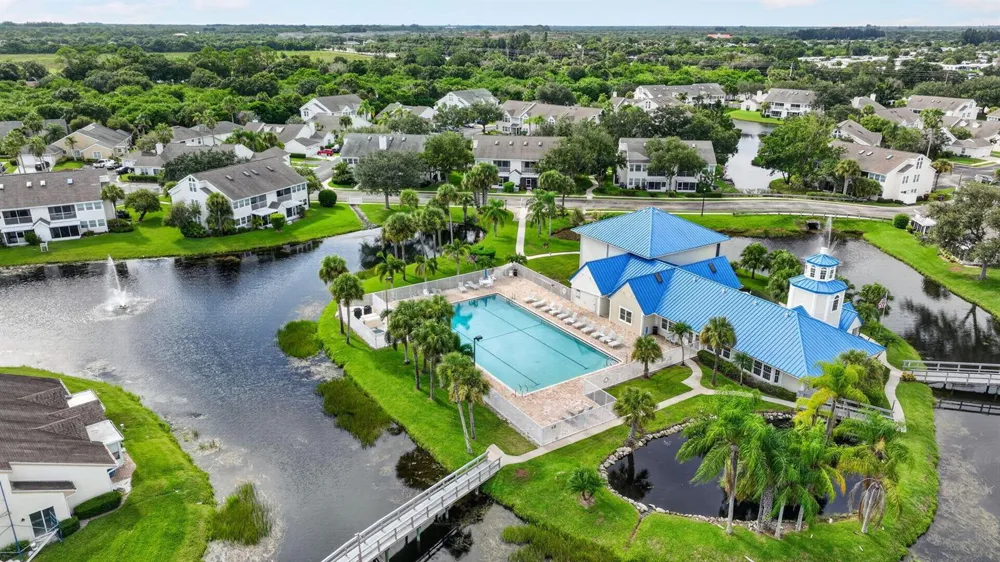 1975 WESTMINSTER CIRCLE #4 Vero Beach, FL 32966