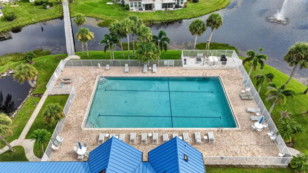 1975 WESTMINSTER CIRCLE #4 Vero Beach, FL 32966