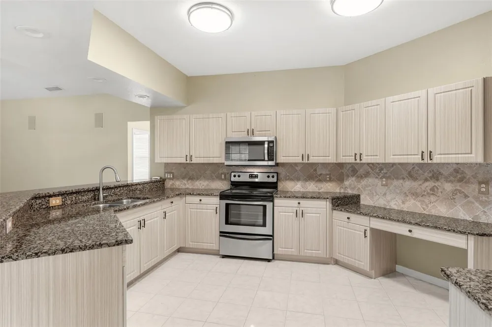 20403 QUINLAN STREET Orlando, FL 32833
