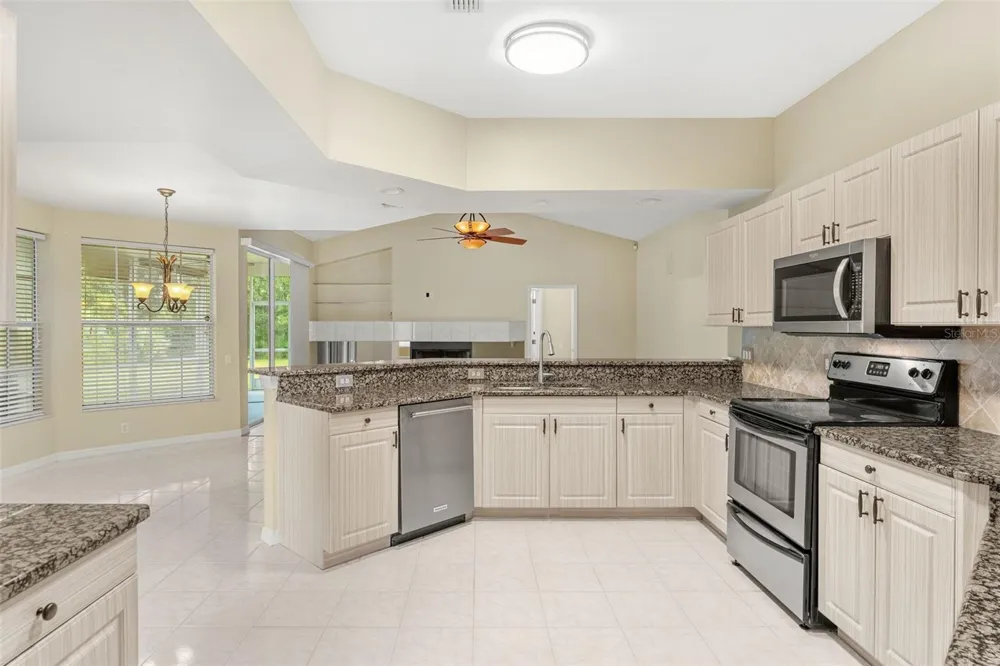 20403 QUINLAN STREET Orlando, FL 32833