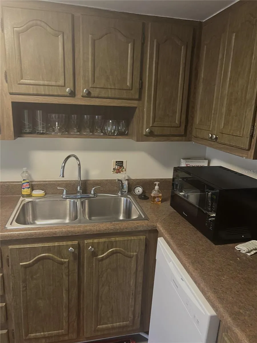 333 LAKE HOWARD DRIVE NW #302B Winter Haven, FL 33880