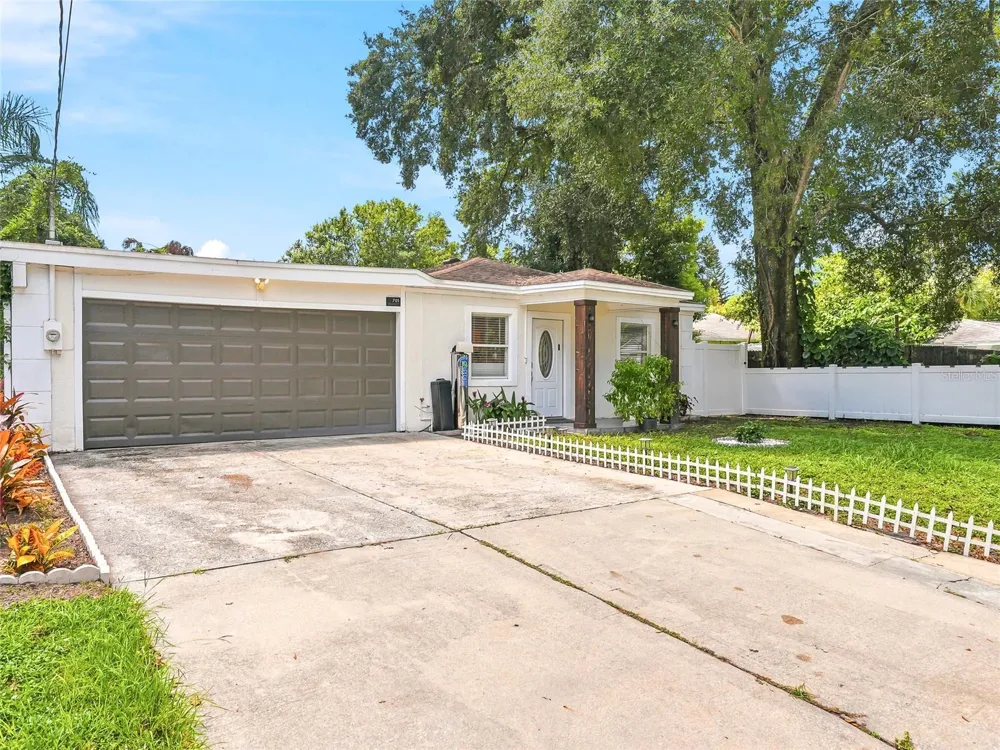 701 E CRENSHAW STREET Tampa, FL 33604