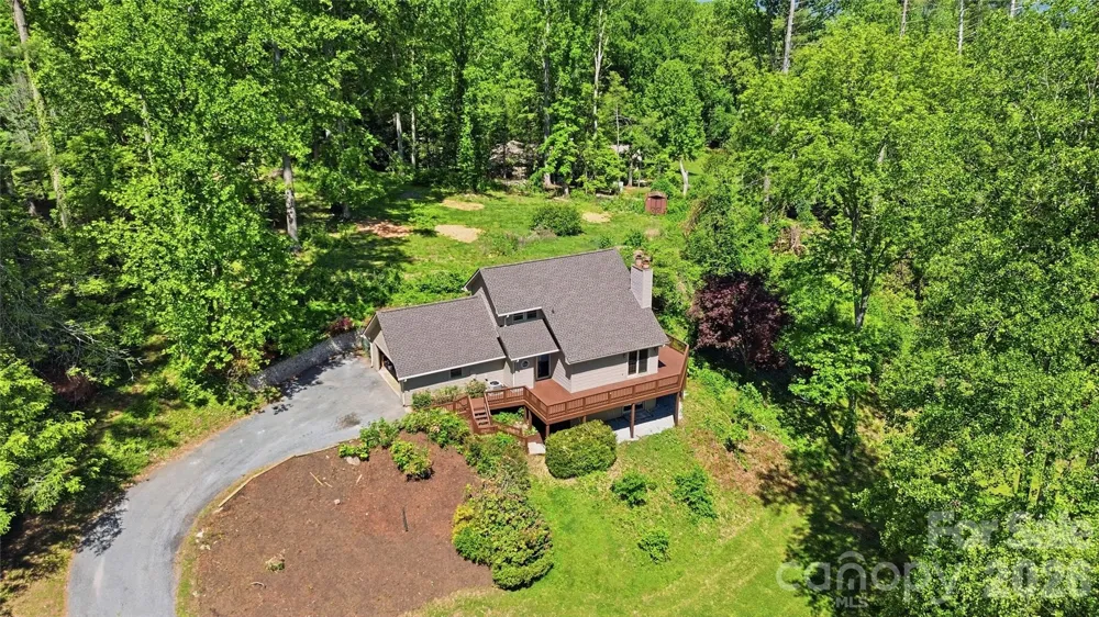 207 Wood Dale Drive Hendersonville, NC 28791