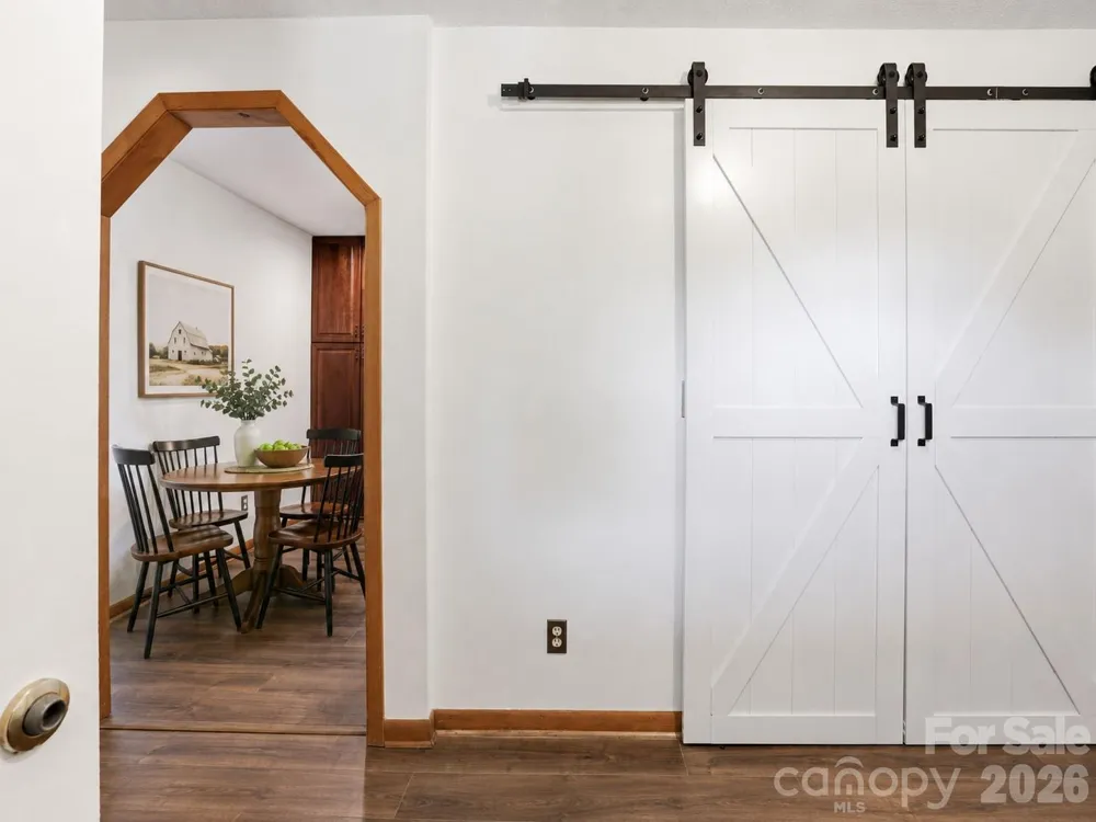 207 Wood Dale Drive Hendersonville, NC 28791