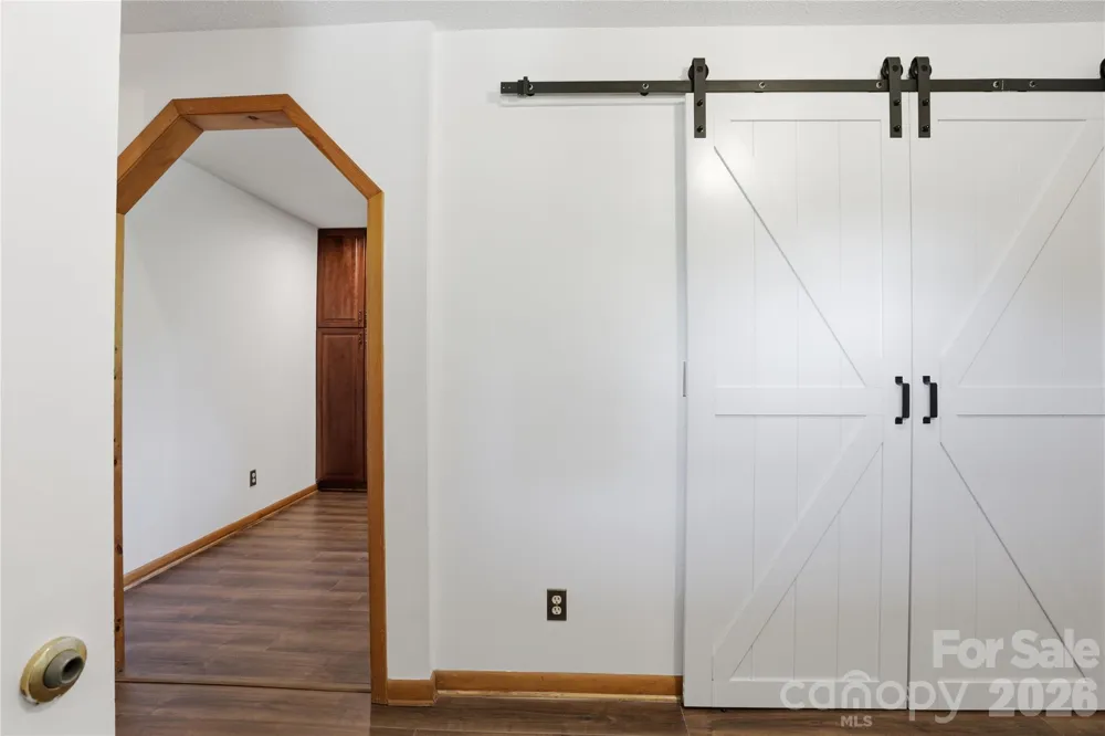 207 Wood Dale Drive Hendersonville, NC 28791