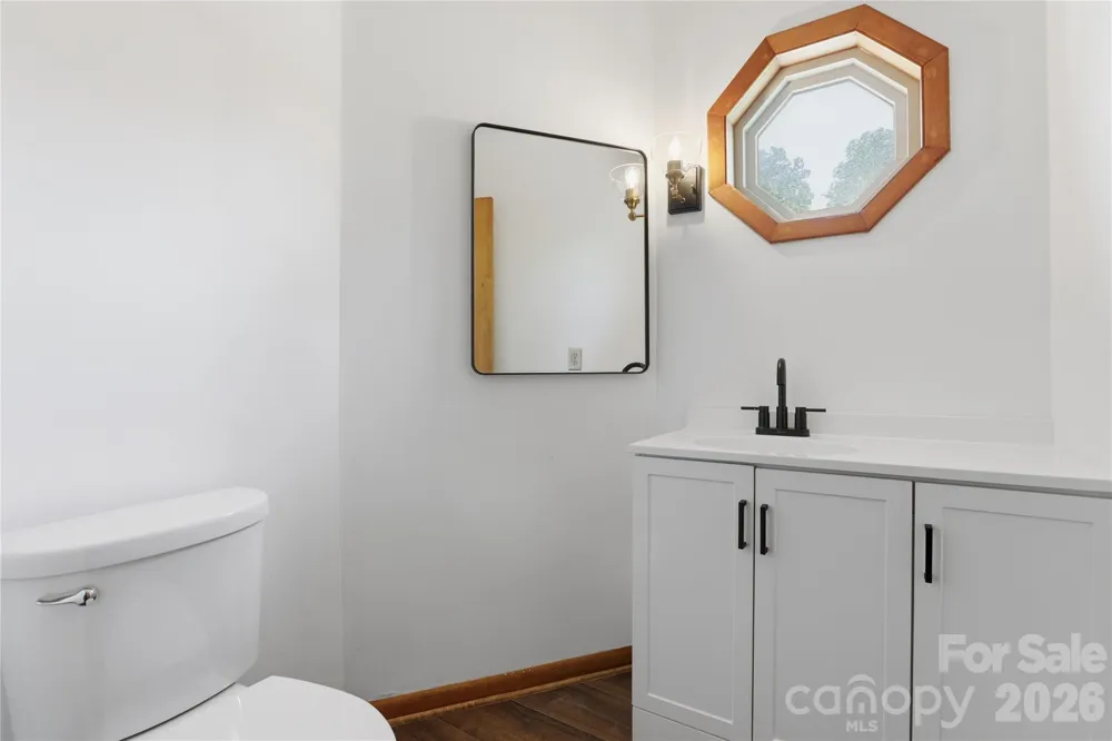 207 Wood Dale Drive Hendersonville, NC 28791